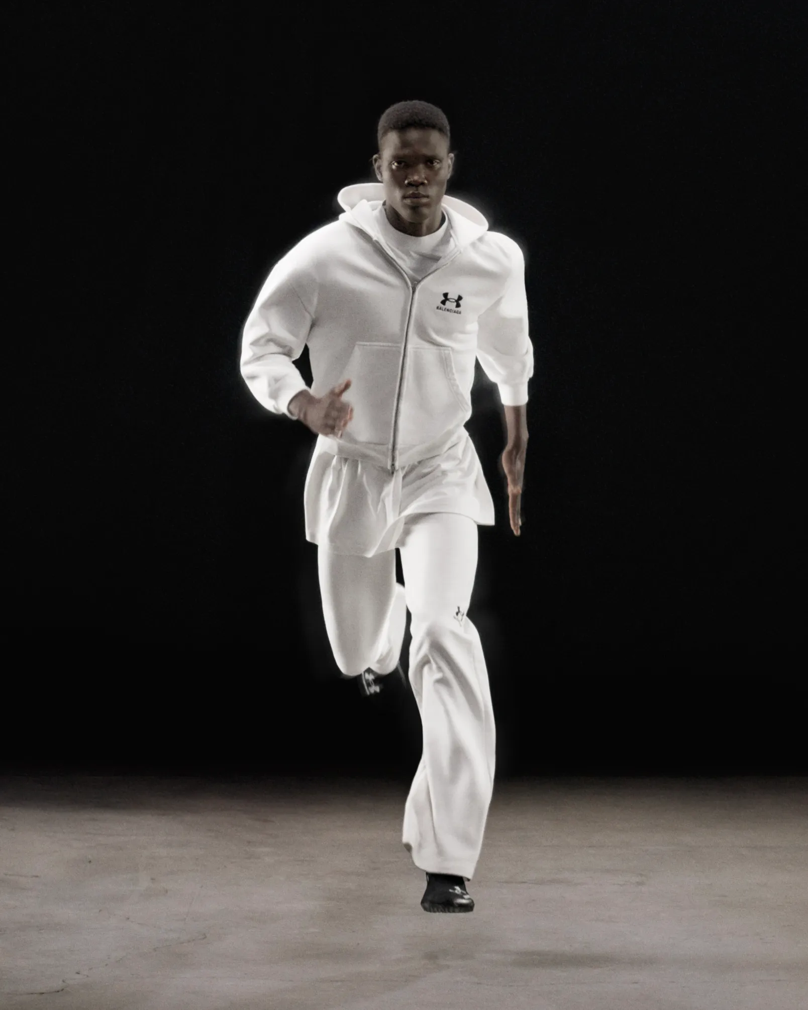 【BALENCIAGA】Under Armourエディション Sweatsuit フーディ Balenciaga Black Under Armour Edition Sweatsuit Hoodie In